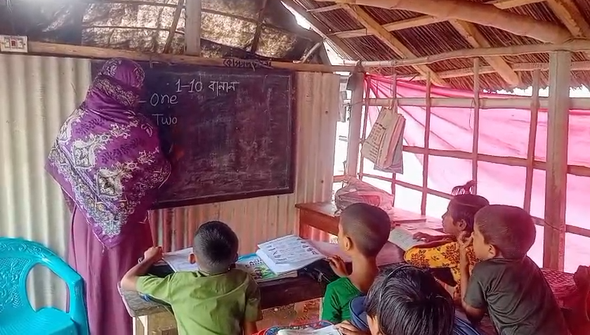 তৃতীয় শ্রেণির পরই থেমে যায় আশাশুনির রুইয়ারবিলের শিশুদের পড়াশোনা